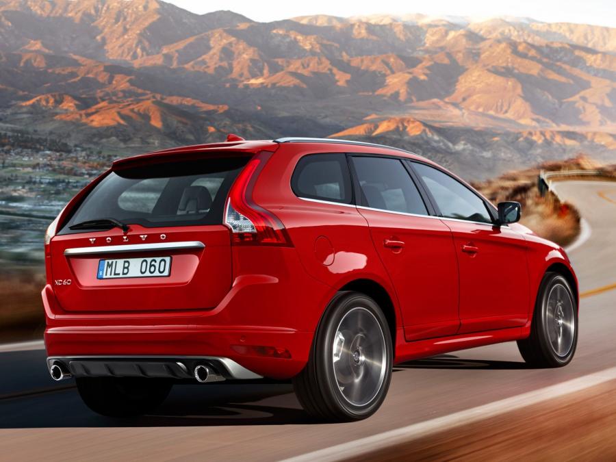  Volvo XC60 R-Design 2013 года  (фото 4 из 7)